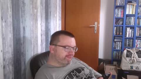 Snapshot of still_alive1985 chatting on September 2025 09:20:02 AM Oliver online show from September 2025 09:20:02 AM