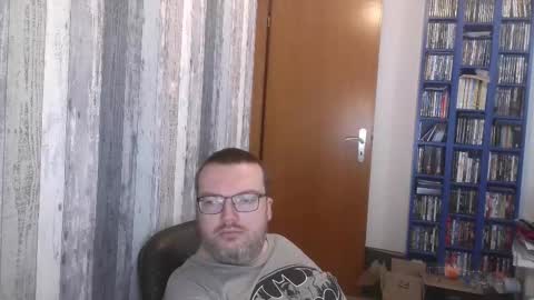 Snapshot of still_alive1985 chatting on September 2025 09:20:01 AM Oliver online show from September 2025 09:20:01 AM