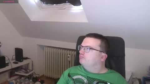 Snapshot of still_alive1985 chatting on November 2025 08:28:01 AM Oliver online show from November 2025 08:28:01 AM