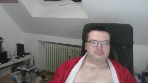 Snapshot of still_alive1985 chatting on December 2025 07:20:02 PM Oliver online show from December 2025 07:20:02 PM