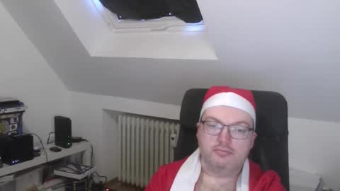 Snapshot of still_alive1985 chatting on December 2025 07:17:01 AM Oliver online show from December 2025 07:17:01 AM