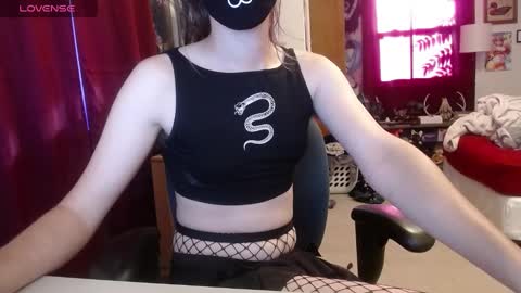 sting_ray111 online show from September 2025 09:42:01 PM