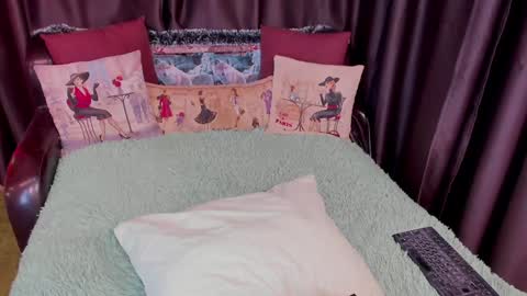 StiphlerMomy online show from December 2024 01:58:01 PM