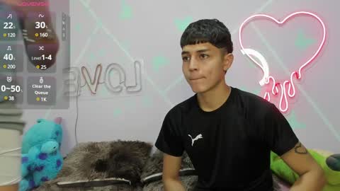 Snapshot of stiven_twinkboy chatting on February 2025 11:04:01 PM Bryan Stiven online show from February 2025 11:04:01 PM