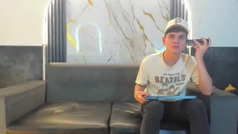 Snapshot of stivendreams chatting on March 2026 04:18:02 AM friends online show from March 2026 04:18:02 AM