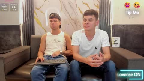 Snapshot of stivendreams chatting on March 2026 08:37:02 AM friends online show from March 2026 08:37:02 AM