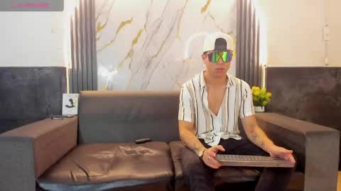 Snapshot of stivendreams chatting on April 2026 04:15:01 AM friends online show from April 2026 04:15:01 AM