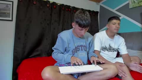 Snapshot of stivenred chatting on December 2025 06:11:01 AM Stiven online show from December 2025 06:11:01 AM