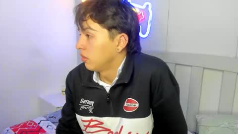 Snapshot of stiwentwink chatting on October 2025 12:06:01 PM Stiwen online show from October 2025 12:06:01 PM