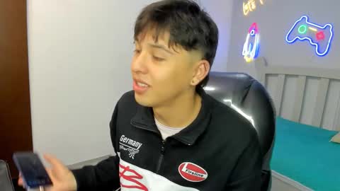 Snapshot of stiwentwink chatting on November 2025 02:51:01 PM Stiwen online show from November 2025 02:51:01 PM