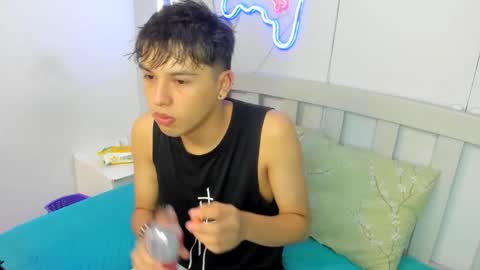 Snapshot of stiwentwink chatting on November 2025 12:16:02 PM Stiwen online show from November 2025 12:16:02 PM