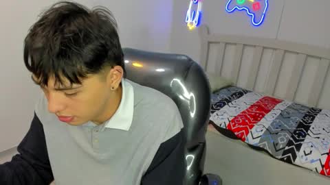 Snapshot of stiwentwink chatting on November 2025 01:32:02 PM Stiwen online show from November 2025 01:32:02 PM