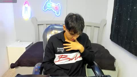 Snapshot of stiwentwink chatting on November 2025 02:02:01 PM Stiwen online show from November 2025 02:02:01 PM