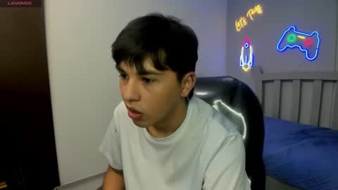 Snapshot of stiwentwink chatting on November 2025 03:34:01 PM Stiwen online show from November 2025 03:34:01 PM