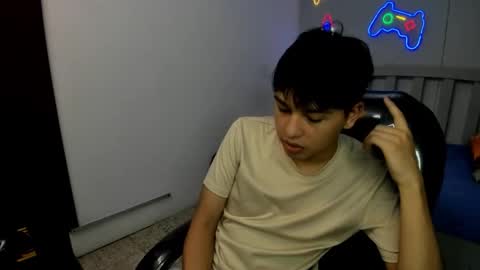 Snapshot of stiwentwink chatting on November 2025 01:01:01 PM Stiwen online show from November 2025 01:01:01 PM