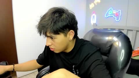 Snapshot of stiwentwink chatting on November 2025 08:23:02 PM Stiwen online show from November 2025 08:23:02 PM