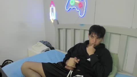 Snapshot of stiwentwink chatting on December 2025 01:32:02 AM Stiwen online show from December 2025 01:32:02 AM