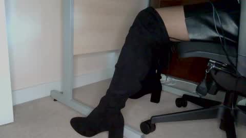 Snapshot of stockings_stockings chatting on March 2026 10:55:01 AM stockings_stockings online show from March 2026 10:55:01 AM