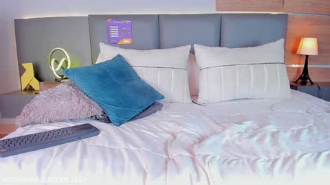 Stone Lee  online show from December 2024 03:15:01 PM