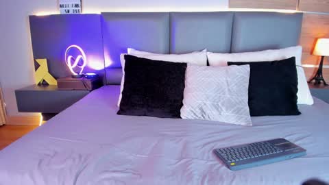 Stone Lee  online show from February 2025 07:24:02 AM