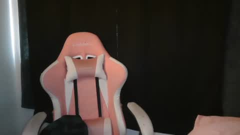 Snapshot of stoned2dabones666 chatting on February 2025 11:59:02 PM Haily online show from February 2025 11:59:02 PM