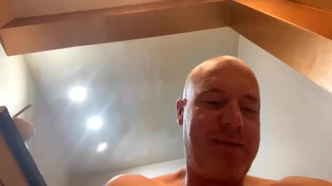 Stoodley22 online show from October 2025 04:35:02 AM