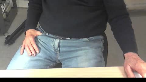 Dave online show from November 2025 11:15:01 PM