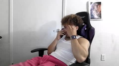 Snapshot of str8dj chatting on October 2025 03:36:01 AM Dj online show from October 2025 03:36:01 AM