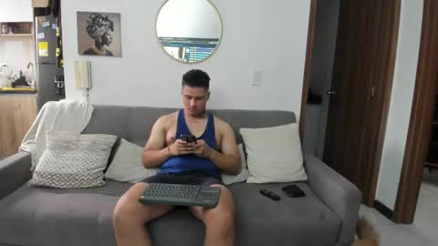 straight__friends online show from May 2026 01:32:02 PM