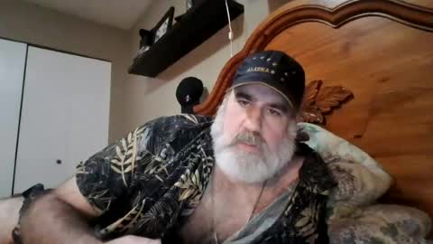 Straightbear4you online show from July 2026 07:49:01 AM