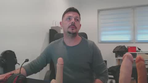 Snapshot of straponloverboy chatting on December 2024 01:43:01 PM ImYours online show from December 2024 01:43:01 PM