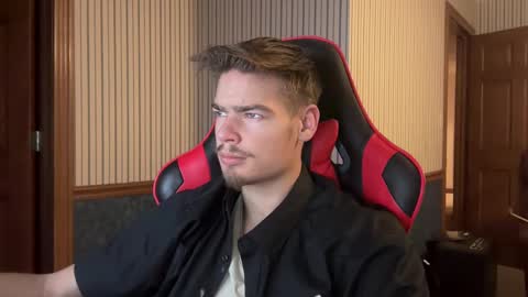 stratman301 online show from November 2025 02:11:01 AM