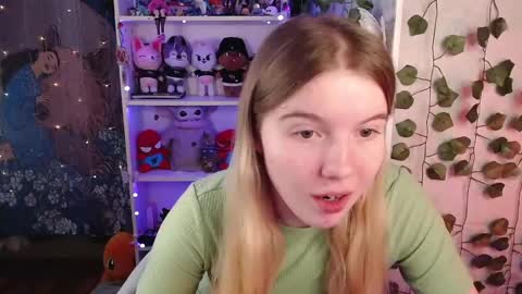 Snapshot of strawberry_juli chatting on February 2025 05:34:02 AM Juli online show from February 2025 05:34:02 AM