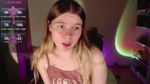 Snapshot of strawberry_juli chatting on October 2025 11:29:02 AM Juli online show from October 2025 11:29:02 AM