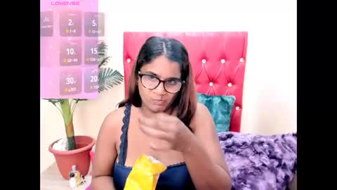 Snapshot of strawberry_lipz chatting on September 2025 06:37:02 AM strawberry_lipz online show from September 2025 06:37:02 AM