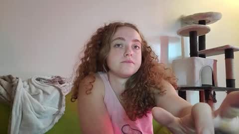 Snapshot of strawberrylotsacake chatting on September 2025 12:59:02 PM Strawberrylotsacake online show from September 2025 12:59:02 PM