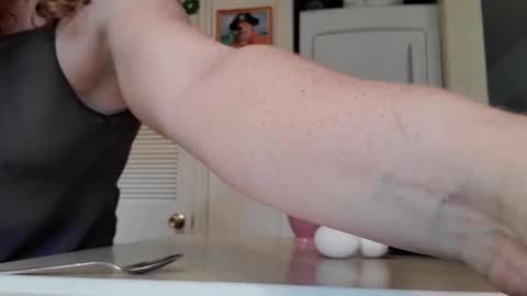 Snapshot of strawberrylotsacake chatting on September 2025 03:01:01 PM Strawberrylotsacake online show from September 2025 03:01:01 PM