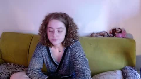 Snapshot of strawberrylotsacake chatting on October 2025 03:44:01 PM Strawberrylotsacake online show from October 2025 03:44:01 PM