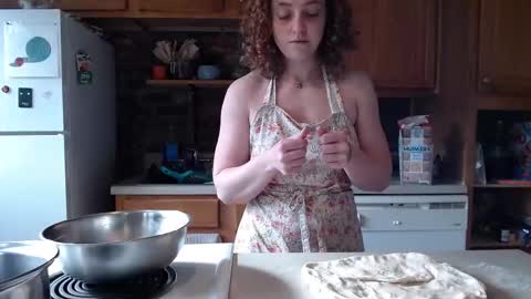 Snapshot of strawberrylotsacake chatting on November 2025 03:56:02 PM Strawberrylotsacake online show from November 2025 03:56:02 PM