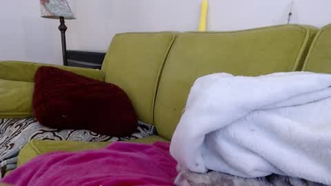 Snapshot of strawberrylotsacake chatting on December 2025 04:55:02 PM Strawberrylotsacake online show from December 2025 04:55:02 PM