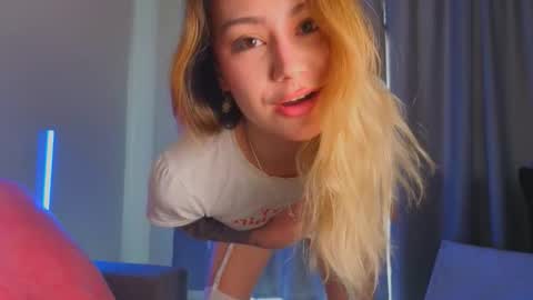 Snapshot of strawberrypie99 chatting on March 2026 05:57:01 AM Tati and Lola online show from March 2026 05:57:01 AM