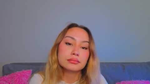 Snapshot of strawberrypie99 chatting on March 2026 10:40:01 AM Tati and Lola online show from March 2026 10:40:01 AM