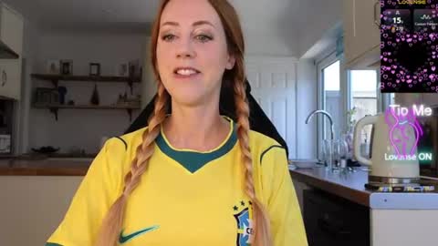 Snapshot of stripmequick chatting on June 2026 08:02:01 AM Amorina online show from June 2026 08:02:01 AM