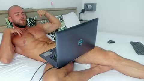 Snapshot of strong_arni chatting on January 2025 07:08:01 AM Strong Arni online show from January 2025 07:08:01 AM