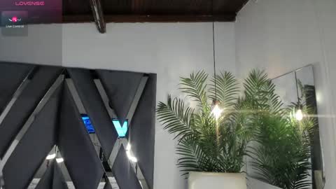 Snapshot of strong_girl_ chatting on May 2026 10:52:02 AM Alexa online show from May 2026 10:52:02 AM