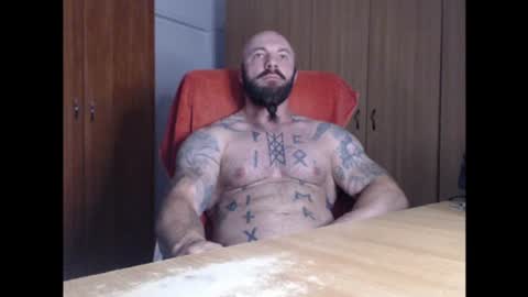 Snapshot of strongivan chatting on June 2026 05:20:02 AM StrongIvan online show from June 2026 05:20:02 AM