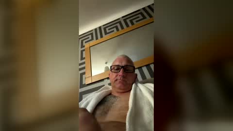 stu788 online show from April 2026 02:05:01 AM