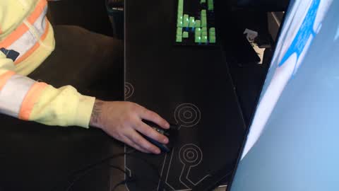 stud69861714 online show from September 2025 04:25:01 AM