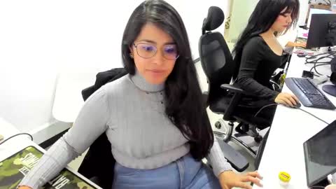 studcb_ online show from January 2025 10:52:02 PM