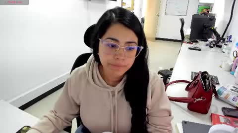 studcb_ online show from June 2026 08:22:02 PM
